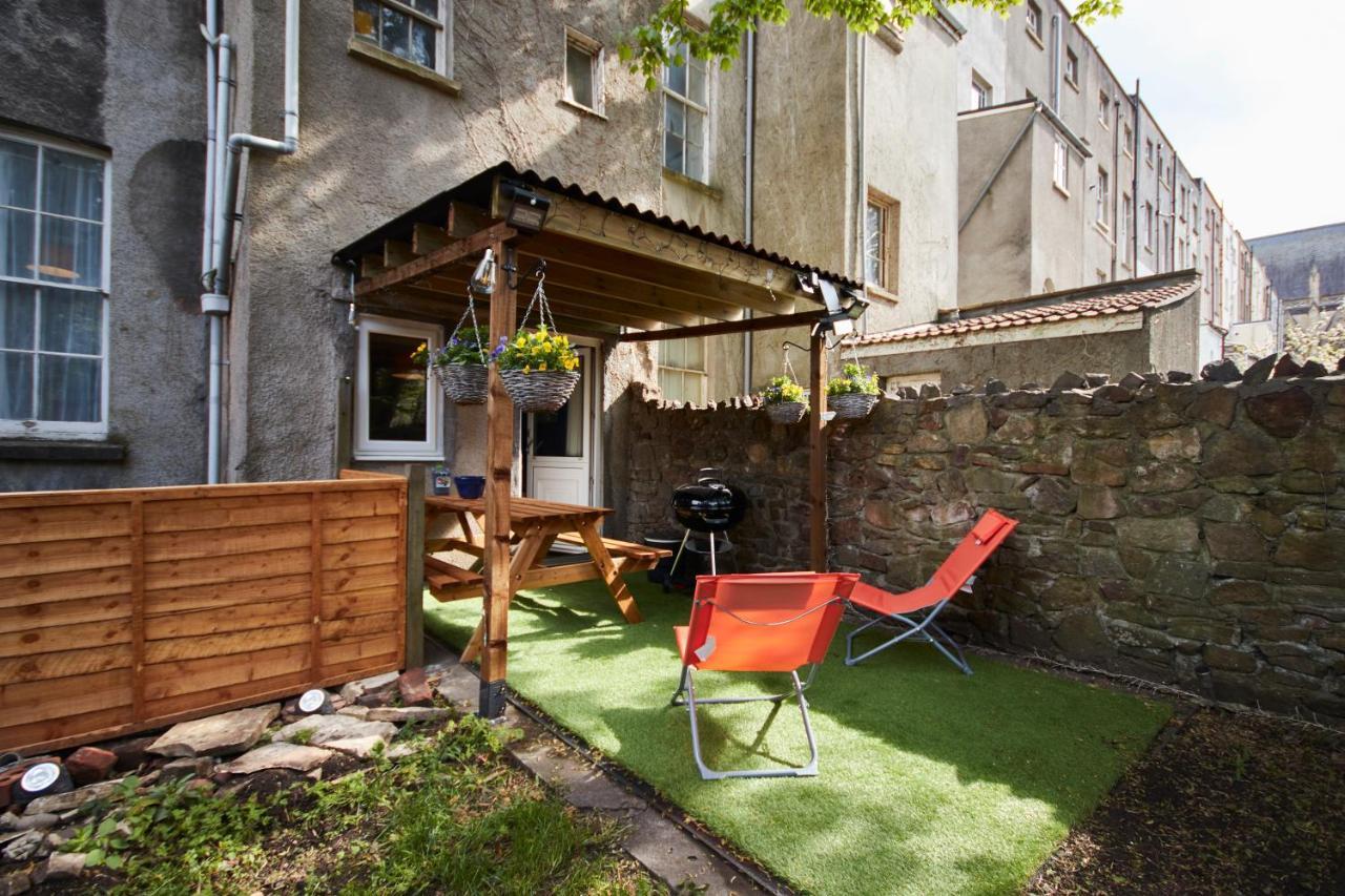 Sleek And Stylish 2 Bed In Clifton - Garden Appartement Bristol